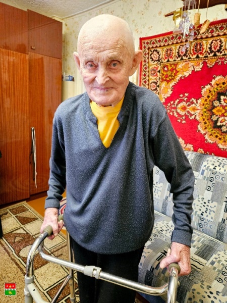 Сегодня свой 95-летний юбилей отмечает ветеран труда, житель города Сольвычегодска, ВАЛЕНТИН НИКОЛАЕВИЧ ВЬЮХИН.