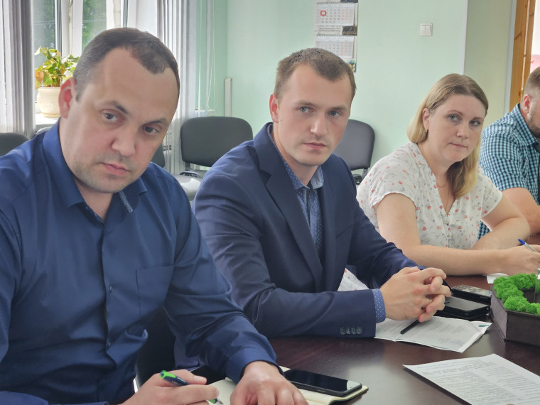 В администрации Котласского муниципального округа работала комиссия по безопасности дорожного движения под председательством главы Татьяны Сергеевой.