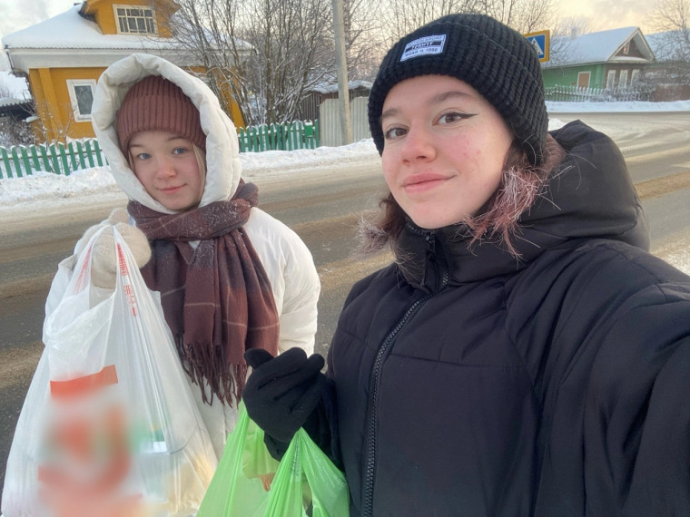 Шипицынские школьники отправят нашим бойцам сладкие подарки и чай.