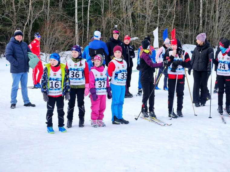 В поселке Шипицыно проходят межмуниципальные соревнования по лыжным гонкам.